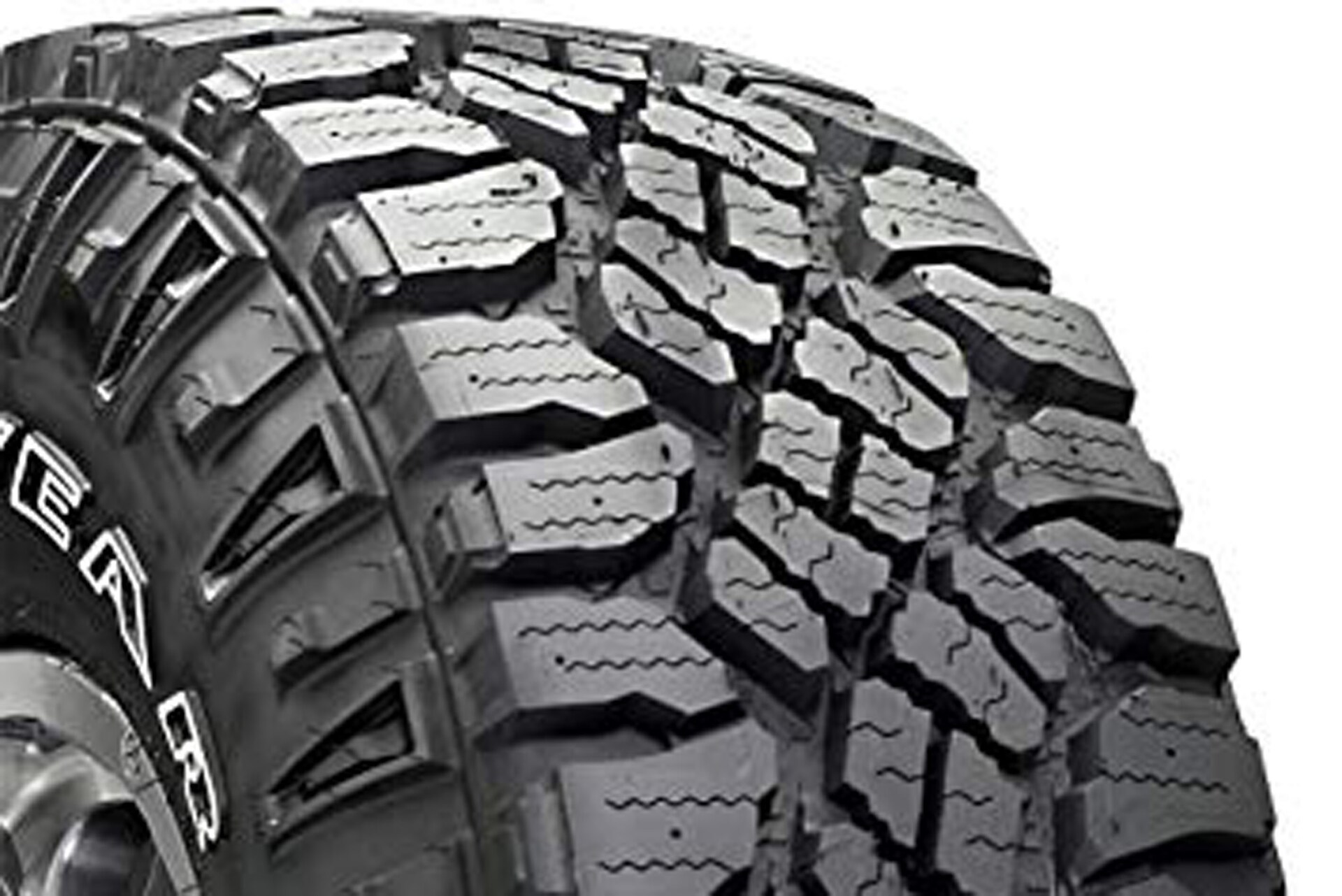 Long-lasting truck tires for heavy loads